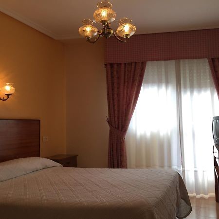 Hotel Restaurante Derby カルバジーニョ エクステリア 写真