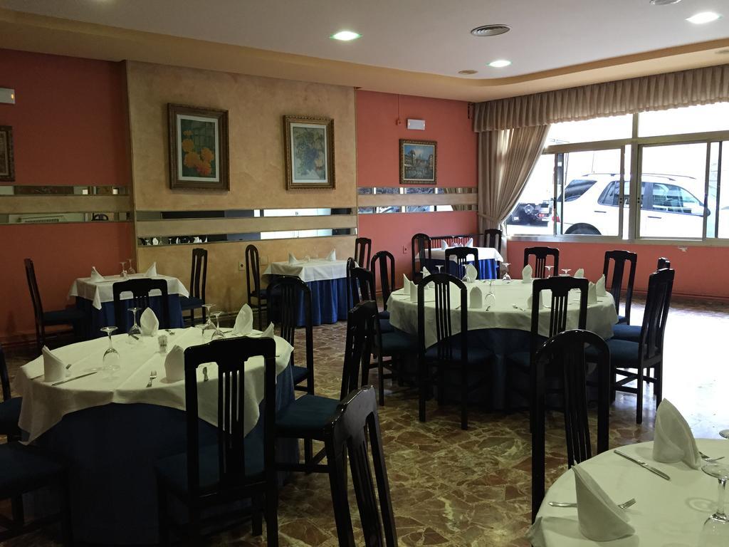 Hotel Restaurante Derby カルバジーニョ エクステリア 写真