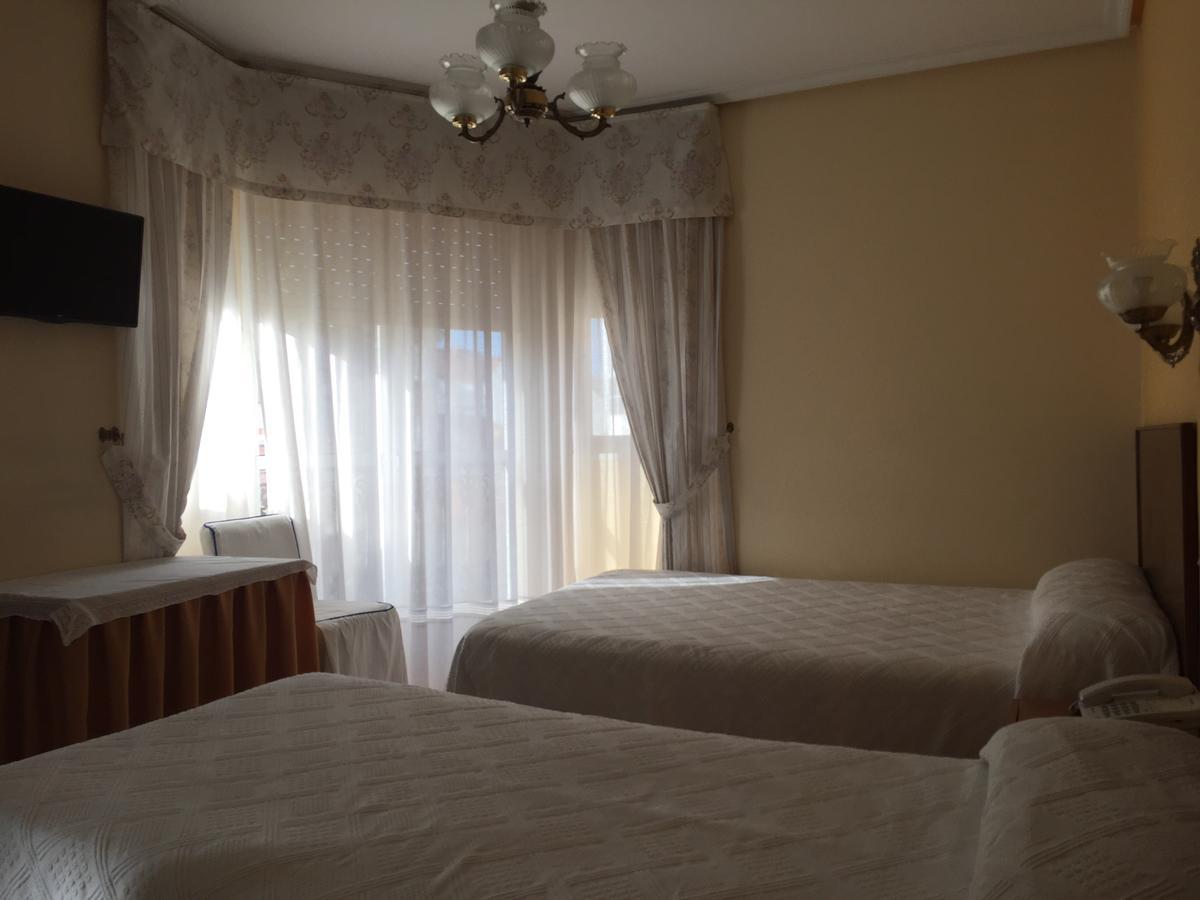 Hotel Restaurante Derby カルバジーニョ エクステリア 写真