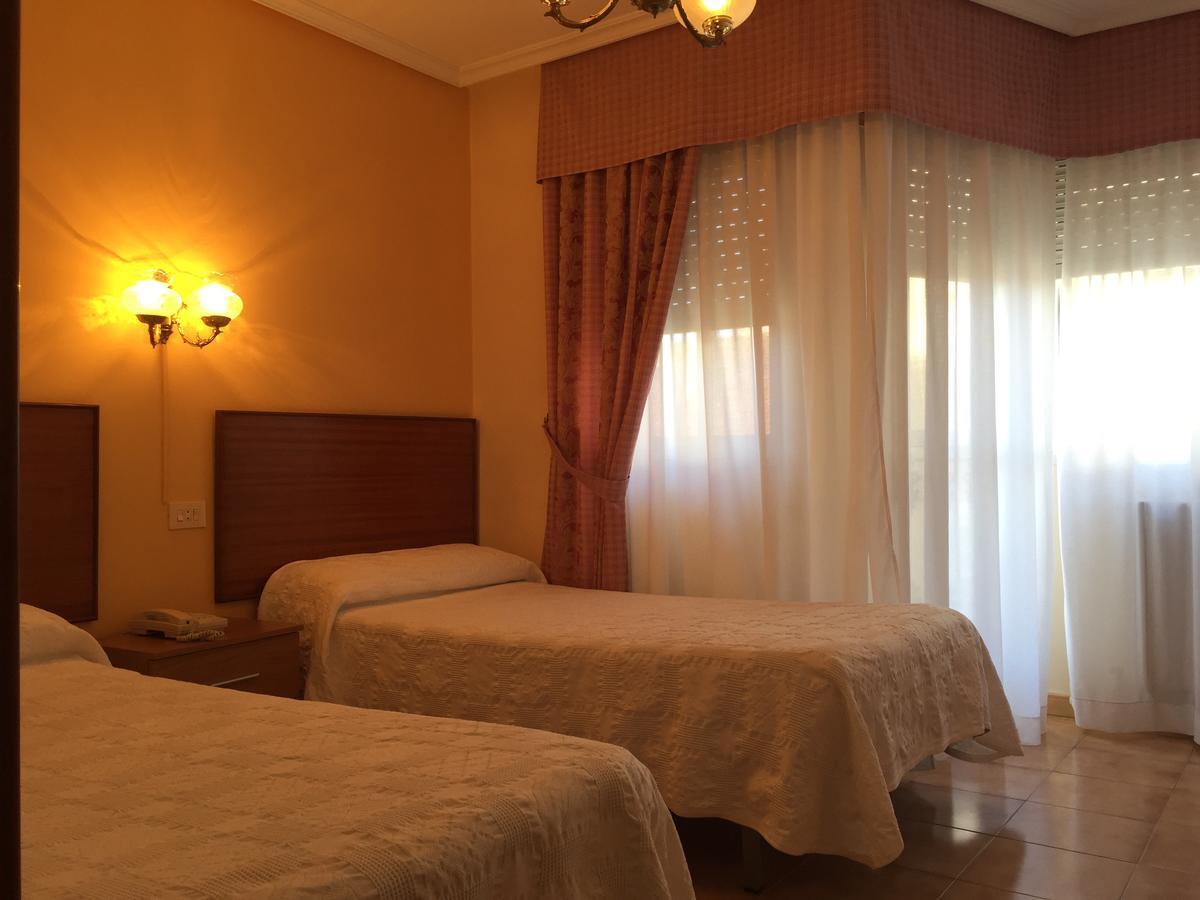 Hotel Restaurante Derby カルバジーニョ エクステリア 写真