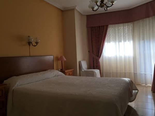 Hotel Restaurante Derby カルバジーニョ エクステリア 写真